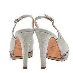 مملوكة مسبقًا صندل شانيل كانفاس رصاصي مقدمة مفتوحة فتحة كعب نعل سميك مقاس 37