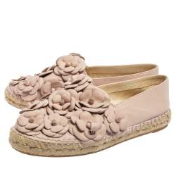 Pre Owned Chanel Dusty Pink Leather CC Camellia Flat Espadrilles Size 38
