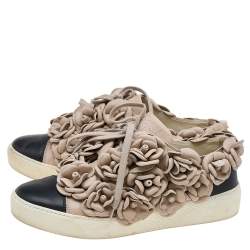 Pre Owned Chanel Beige/Black Leather Camellia Cap Toe Low Top Sneakers Size 38