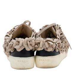 Pre Owned Chanel Beige/Black Leather Camellia Cap Toe Low Top Sneakers Size 38