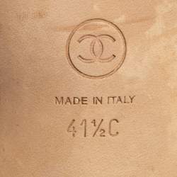 مملوكة مسبقًا صندل شانيل سي سي كانفاس وجلد أسود/ذهبي ميتاليك بحزام خلفي للكاحل مقاس 41.5