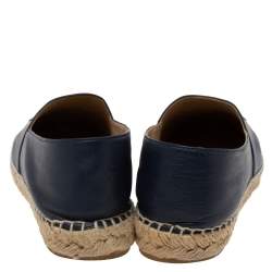 مملوكة مسبقًا Chanel Navy Blue/Black Leather CC Cap-Toe Flat Espadrilles Size 41