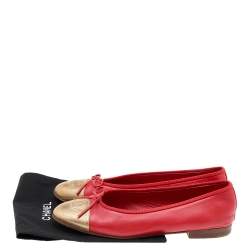 مملوكة مسبقًا Chanel Red/Gold Leather CC Cap Toe Bow Ballet Flats Size 38