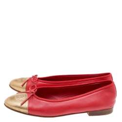 مملوكة مسبقًا Chanel Red/Gold Leather CC Cap Toe Bow Ballet Flats Size 38