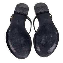 Pre Owned Chanel Black/White Patent Leather CC Camellia Flat Thong Sandals Size 36.5