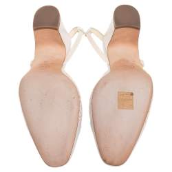 Pre Owned حذاء كعب عالي شانيل تويد وجلد أبيض/رصاصي بحزام للكاحل مقاس 39