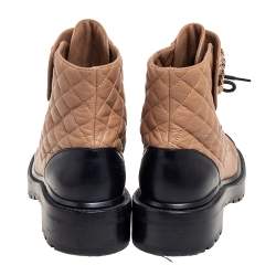 Pre Owned Chanel Brown/Black Quilted Leather CC Cap Toe Chain Link Logo Combat Boots Size 39.5