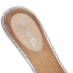 Pre Owned Chanel Silver Textured Leather CC Embellished Slide Sandals Size 37