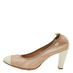 Pre Owned Chanel Beige/Cream Leather And Patent CC Cap Toe Scrunch Block Heel Pumps Size 40.5