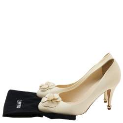 Pre Owned Chanel Cream Leather Camellia Cap Toe Pumps Size 40.5