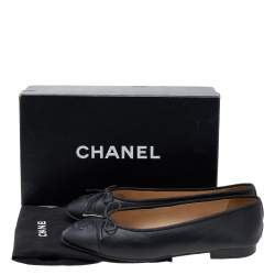 مملوكة مسبقًا Chanel Black Leather CC Cap Toe Bow Ballet Flats Size 39