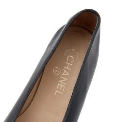مملوكة مسبقًا Chanel Black Leather CC Cap Toe Bow Ballet Flats Size 39