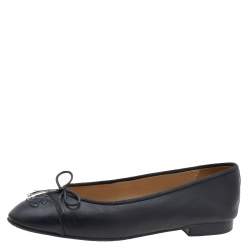 مملوكة مسبقًا Chanel Black Leather CC Cap Toe Bow Ballet Flats Size 39
