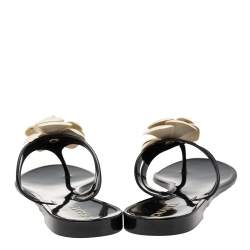مملوكة مسبقًا Chanel Black Jelly Camellia Thong Flat Sandals Size 40
