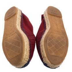 مملوكة مسبقًا Chanel Burgundy Canvas CC Espadrille Flats Size 38