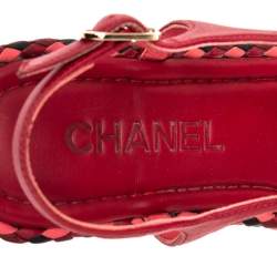 Pre Owned صندل إصبع شانيل جلد أحمر CC بسلسلة مقاس 38