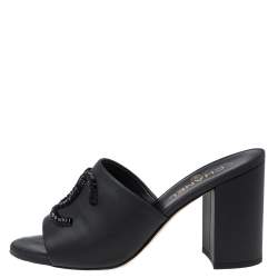 Pre Owned صندل سلايد شانيل جلد أسود مزخرف سي سي مقاس 40