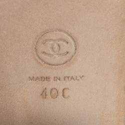 Pre Owned صندل سلايد شانيل جلد أسود مزخرف سي سي مقاس 40