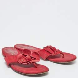 Pre Owned صندل إصبع شانيل كاميليا سويدي وردي مقاس 38