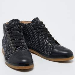 Chanel Navy Tweed And Leather CC Cap Toe Ankle Boots Size 41.5