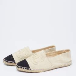 مملوكة مسبقًا حذاء فلات إسبادريل شانيل كانفاس أسود/أوف وايت مزين سي سي مقدمة سوداء مقاس 38