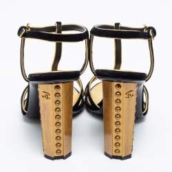 Pre Owned صندل شانيل جلد وسويدي ذهبي/أسود سير كاحل مقاس 38.5