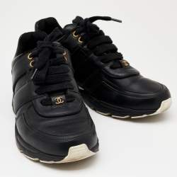 Pre Owned حذاء رياضي شانيل سي سي ساتان وجلد أسود عنق منخفض مقاس 37