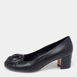مملوكة مسبقًا Chanel Black Leather Camellia Block Heel Pumps Size 38.5