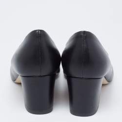 مملوكة مسبقًا Chanel Black Leather Camellia Block Heel Pumps Size 38.5