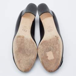 مملوكة مسبقًا Chanel Black Leather Camellia Block Heel Pumps Size 38.5