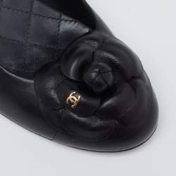 مملوكة مسبقًا Chanel Black Leather Camellia Block Heel Pumps Size 38.5