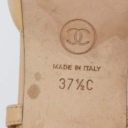 Pre Owned حذاء كعب عالي شانيل كانفاس وجلد بيج/أسود مزين سي  سي مقدمة سوداء فتحة كعب مقاس 37.5