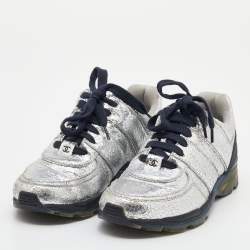 Pre Owned Chanel Silver Crinkled Leather CC Low Top Sneakers Size 39.5 