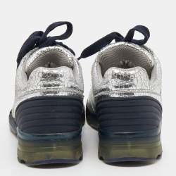 Pre Owned Chanel Silver Crinkled Leather CC Low Top Sneakers Size 39.5 