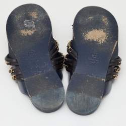 مملوكة مسبقًا Chanel Navy Blue Leather Chain Flat Sandals Size 39
