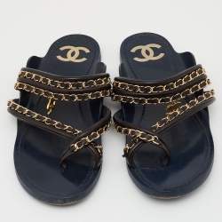 مملوكة مسبقًا Chanel Navy Blue Leather Chain Flat Sandals Size 39