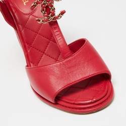 Pre Owned صندل شانيل جلد وردي مبطن سير حرف تي كعب مربع سميك مقاس 40