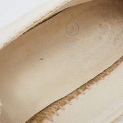 مملوكة مسبقًا حذاء فلات شانيل إسبادريل كاميليا كانفاس CC  أوف وايت مقاس 38