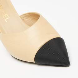 Pre Owned صندل سلايد شانيل كانفاس وجلد أسود/بيج مقدمة مدببة مقاس 36.5