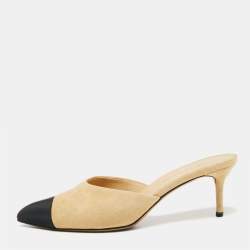 مملوكة مسبقًا Chanel Beige/Black Suede And Canvas Mule Sandals Size 38