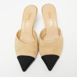 مملوكة مسبقًا Chanel Beige/Black Suede And Canvas Mule Sandals Size 38
