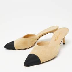 مملوكة مسبقًا Chanel Beige/Black Suede And Canvas Mule Sandals Size 38