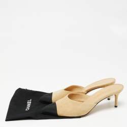مملوكة مسبقًا Chanel Beige/Black Suede And Canvas Mule Sandals Size 38
