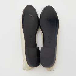 Pre Owned حذاء باليرينا فلات شانيل جلد بيج فاتح/أسود لامع بفيونكة سي سي مقدمة سوداء مقاس 39.5