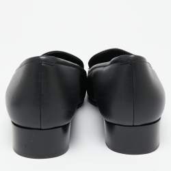 Pre Owned حذاء لوفرز شانيل جلد أسود وصلة سلسلة شعار سي سي سليب أون مقاس 39