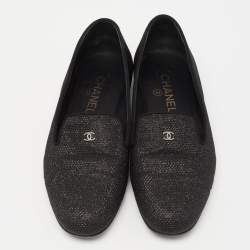 Pre Owned حذاء سليبرز شانيل سموكينغ غليتر أ سود مزين سي سي مقاس 38