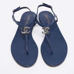 مملوكة مسبقًا Chanel Navy Blue Leather CC Crystal Embellished Flat Thong Sandals Size 41