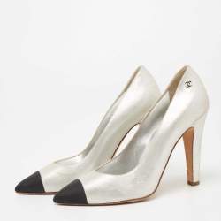 مملوكة مسبقًا حذاء كعب عالي شانيل CC جلد أسود لامع  بمقدمة مستديرة مدببة مقاس 40.5