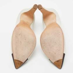 مملوكة مسبقًا حذاء كعب عالي شانيل CC جلد أسود لامع  بمقدمة مستديرة مدببة مقاس 40.5