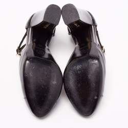 مملوكة مسبقًا صندل شانيل جلد بني داكن/أخضر لامع مقدمة خضراء كعب سميك بحزام للكاحل مقاس 39